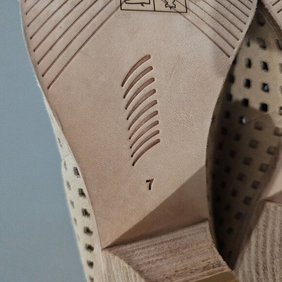 NEW Paige Layla Mid Calf Boot Womens 7 Tan Suede Perforated Pointed Toe Heeled - Picture 11 of 12